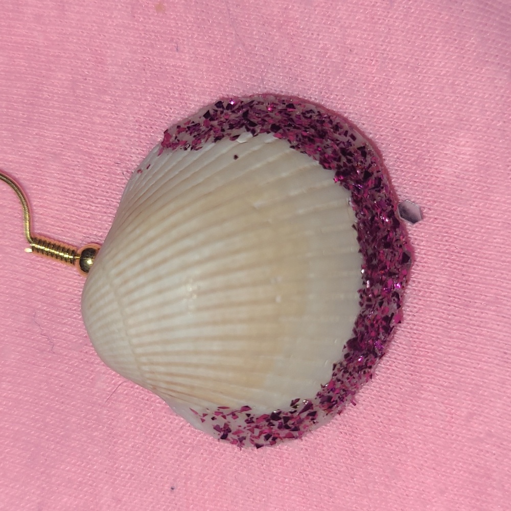 Shell earrings - Picture 4 of 4